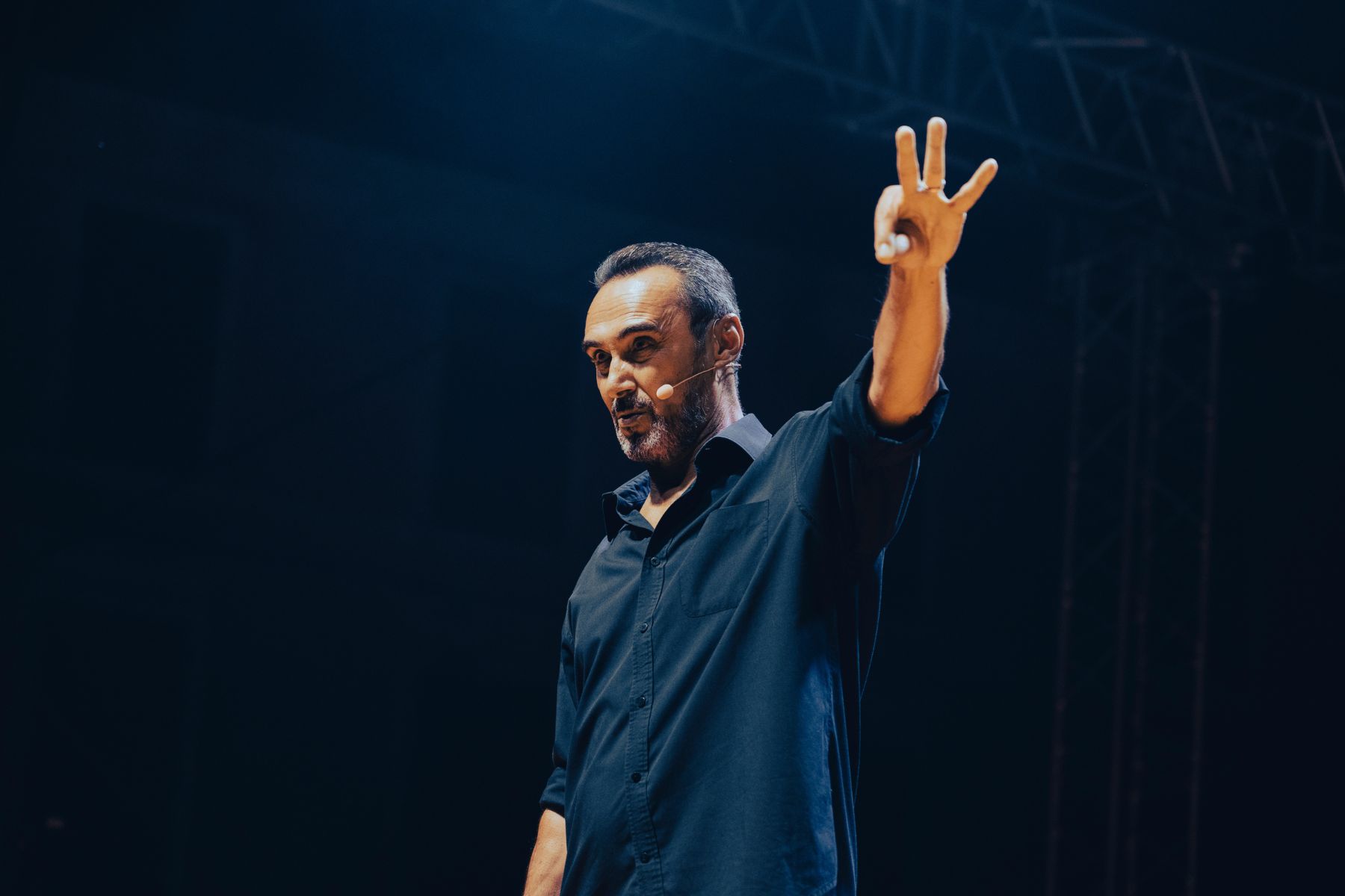 Giuseppe Giacobazzi sul palco
